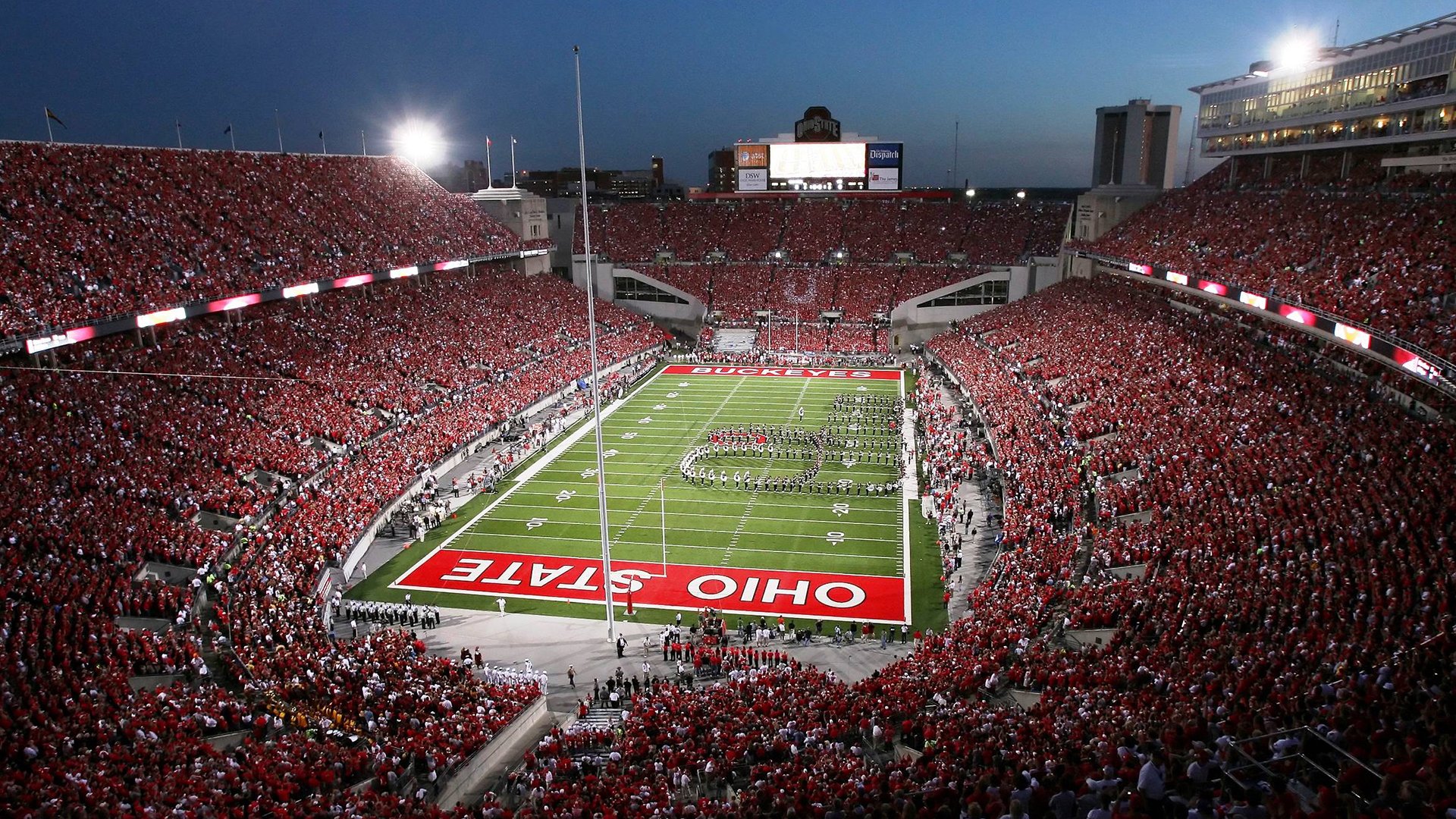 斯图加特球队实力突飞猛进，诸多球员崭露头角，斯图加特队徽图片